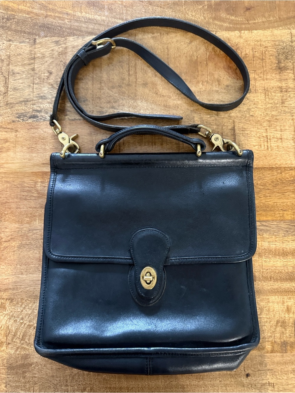 RARE 1990 Vintage Coach Willis Leather Crossbody Bag (Style 9927)